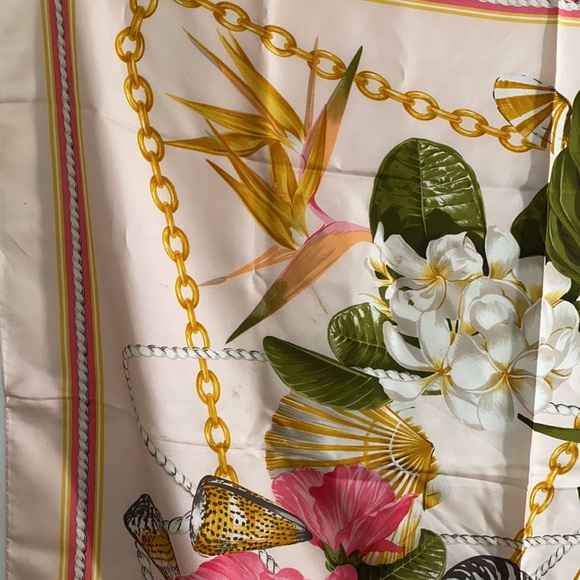 Large oversize silk scarf made in italy - Picture 8 of 13